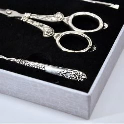 6 Piece Heirloom Embroidery Accessories Display SetSullivans #39895 -Fabric Sewing Store 39895 3