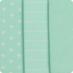 Merry Little Christmas Petite Fat Quarter BundleCurated By Fat Quarter Shop 13 Merry Little Christmas Petite Fat Quarter BundleCurated By Fat Quarter Shop -Fabric Sewing Store moda 0622 cu 4