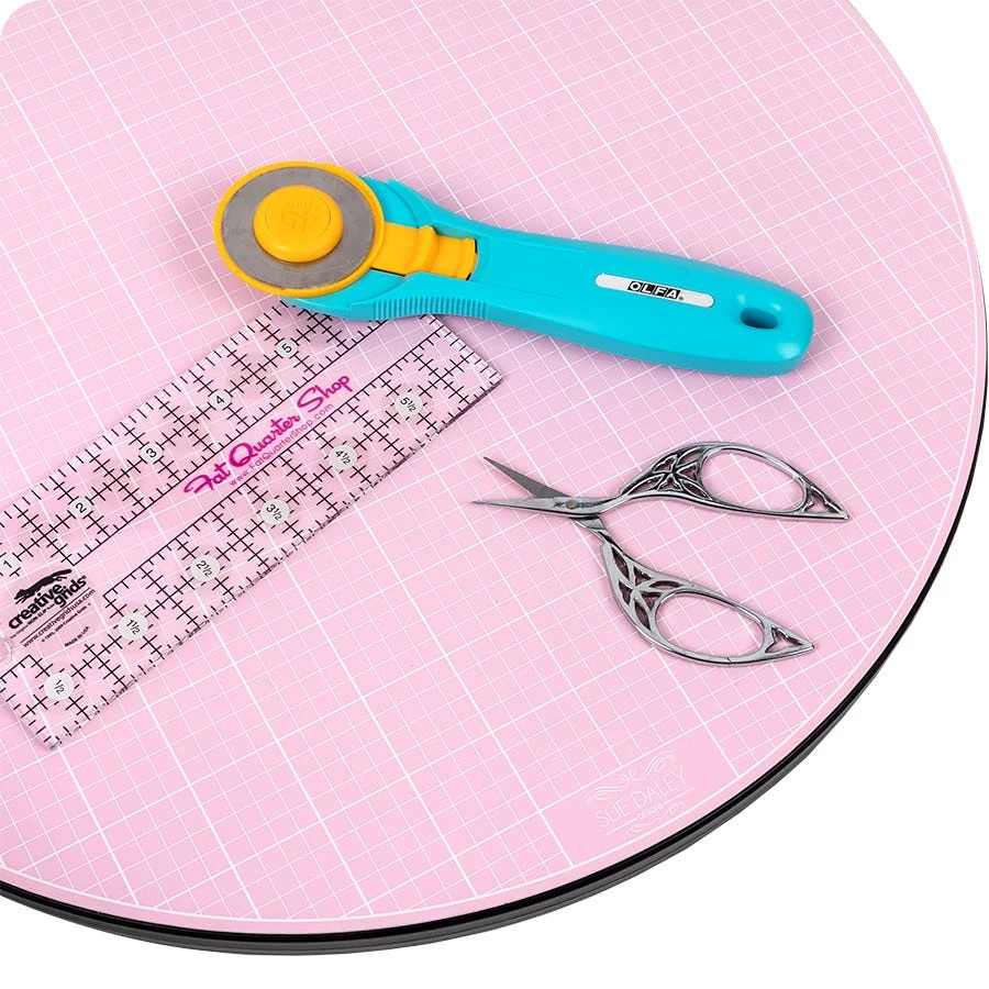 Sue Daley Designs 16" Rotating Circle Cutting MatSue Daley Designs #STCM-15983 3 Sue Daley Designs 16" Rotating Circle Cutting MatSue Daley Designs #STCM-15983 - Image 3